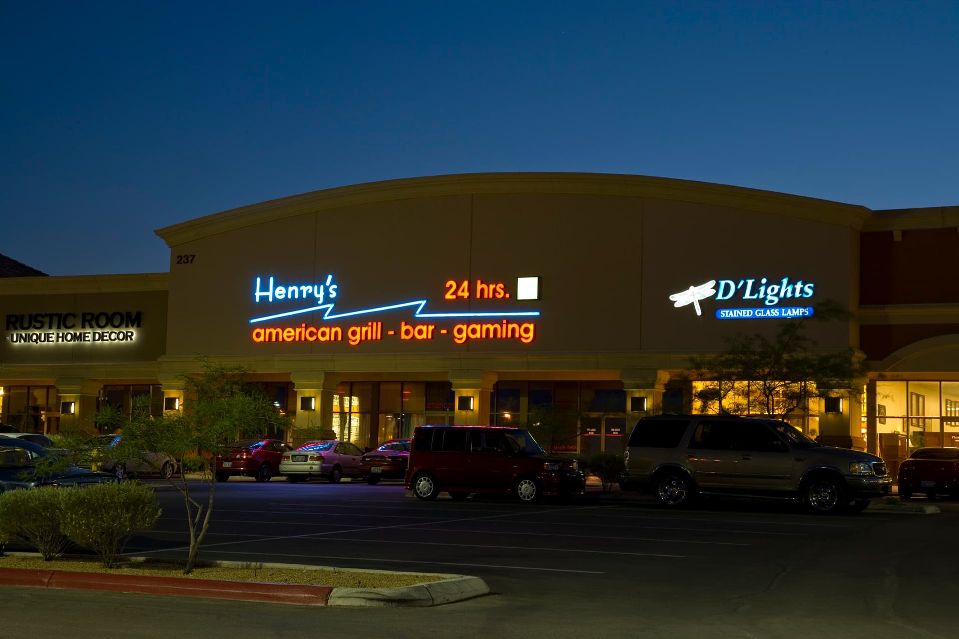 Henry's American Grill — photo 2