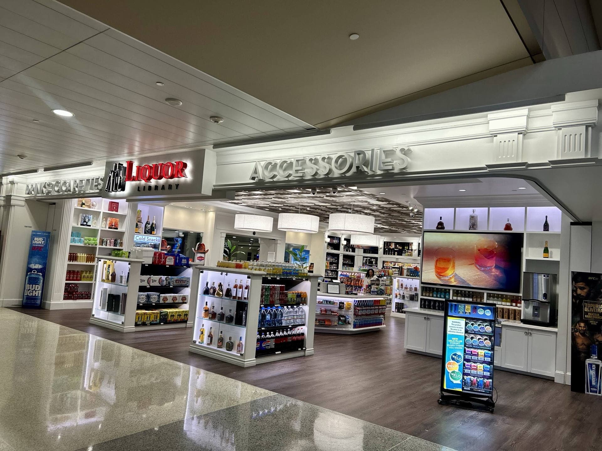 Liquor Library at LAS Terminal 3 — photo 2