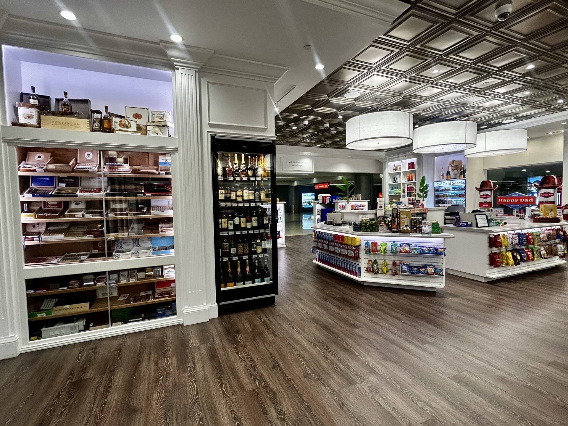 Liquor Library at LAS Terminal 3 — photo 4